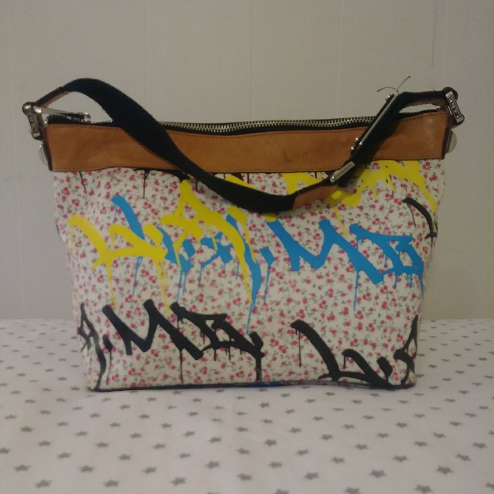 Gwen Stefani L.A.M.B. graffiti purse